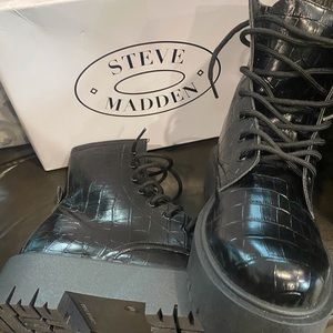 Steve Madden Henson Black Croc Leather